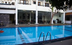 Woodnest Windmill Beach Hotel